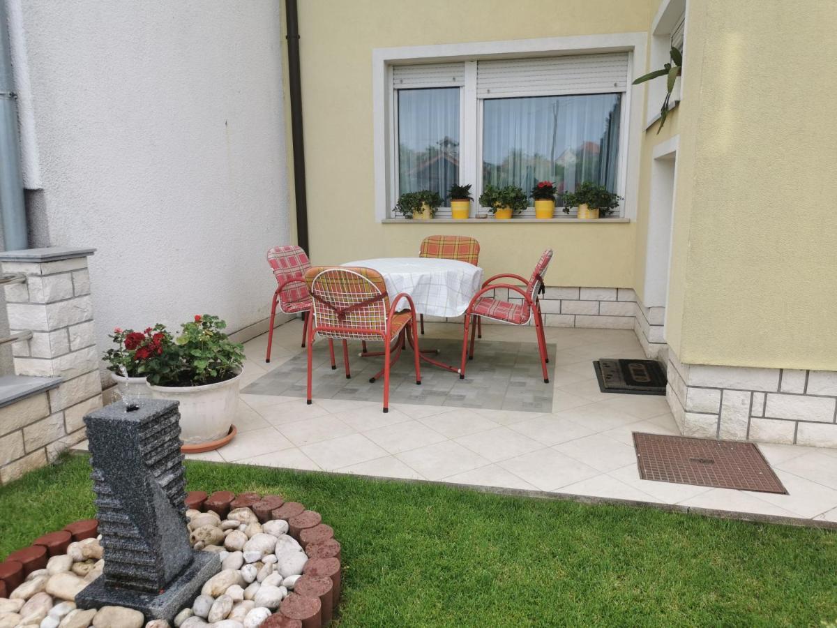 Apartmani Nova Karlovac Extérieur photo