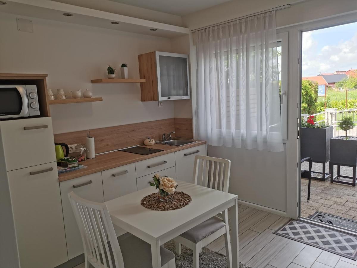 Apartmani Nova Karlovac Extérieur photo