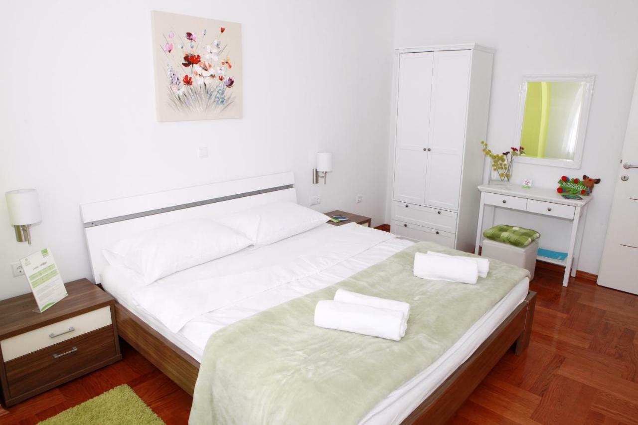 Apartmani Nova Karlovac Extérieur photo