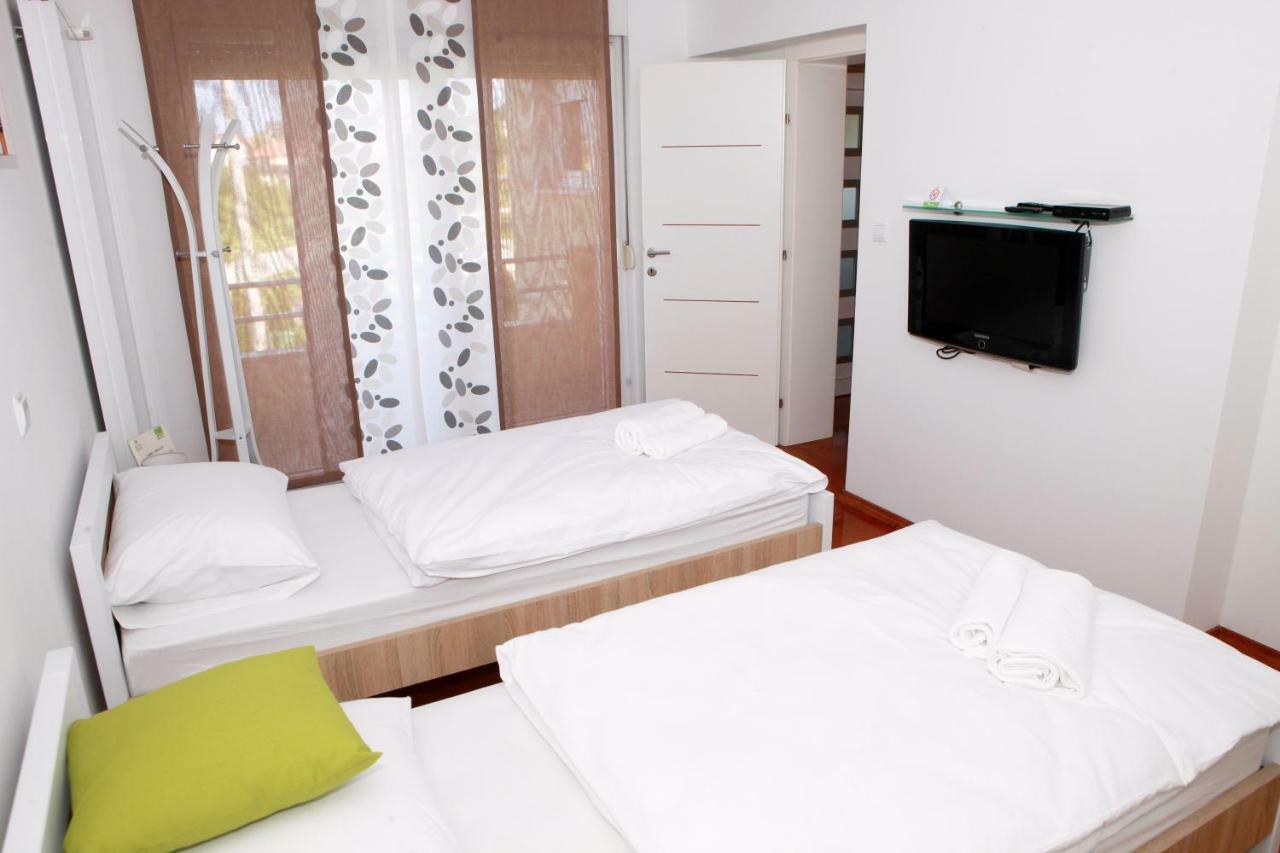 Apartmani Nova Karlovac Extérieur photo