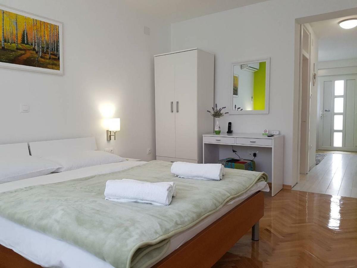 Apartmani Nova Karlovac Extérieur photo